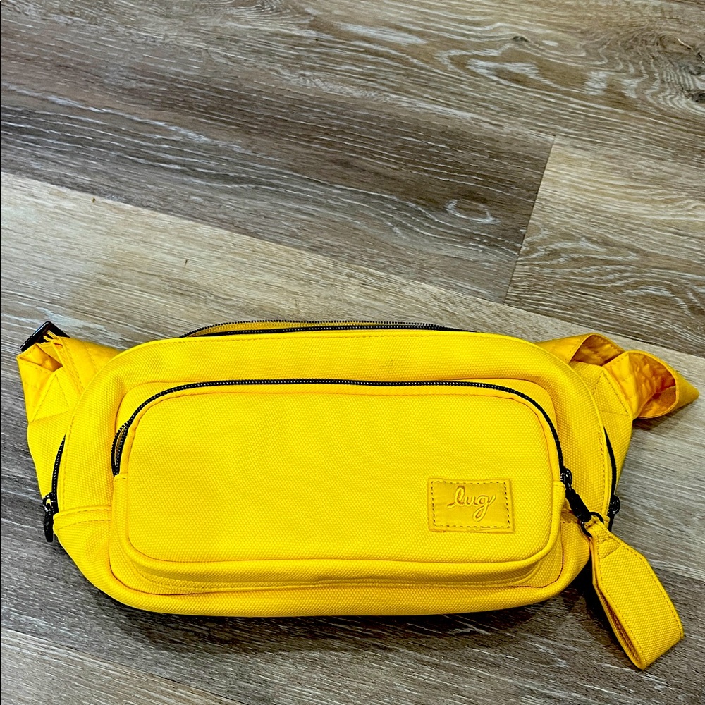 EUC LUG MATTE LUXE HITCH BANANA Belt Bag